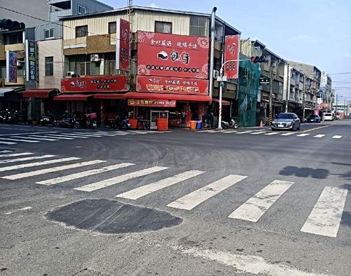 善化火車站市中心按摩浴缸套房（台電電表） - Image 1