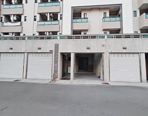 稀有一樓獨立車庫獨立衛浴套房 - Image 1