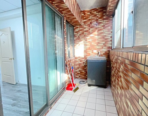 ⭐️巨城全新整理美宅@木質三房@含車位⭐ - Image 8