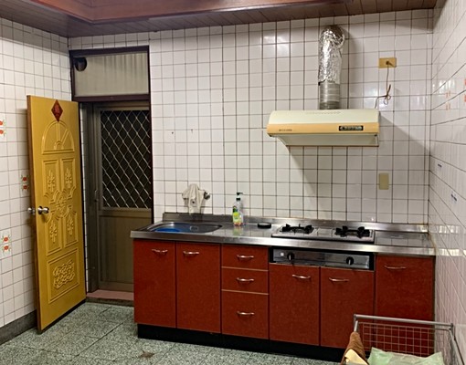 (捷運徐匯站)蘆洲中山一路公寓五樓整層出租 - Image 4