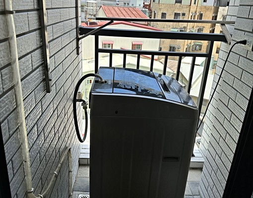 免佣金東區熱鬧學區電梯方正優質套房 - Image 3