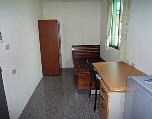 近火車站、成大、夢時代、大東夜市 - Image 1