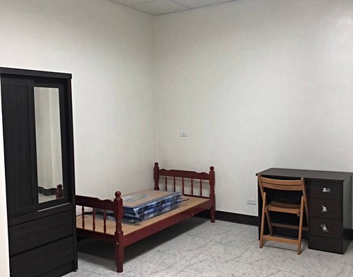 中壢火車站旁/雅房/長短租可/限女生 - Image 1