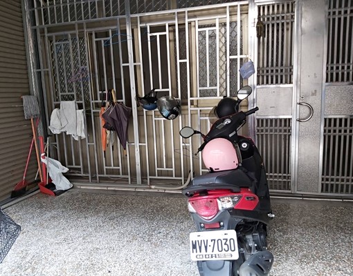 大里近工業區、修平、朝陽｜合式雅房出租 - Image 1