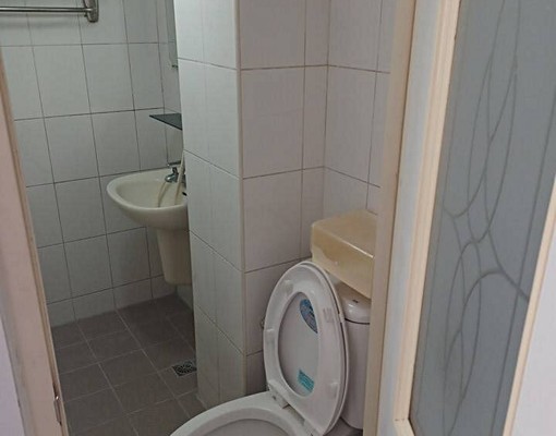 鼎山家樂福套房，輕軌站，極短租與公司報稅 - Image 5