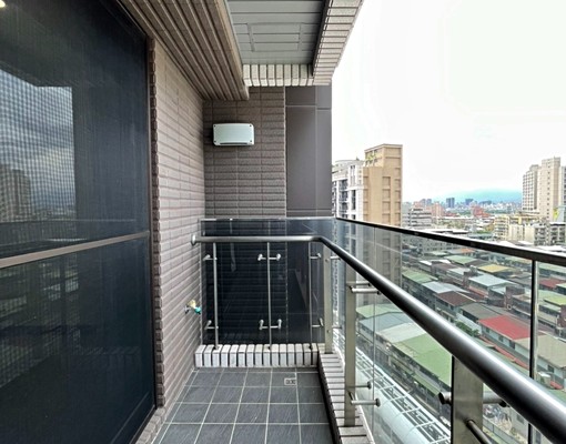 中和捷運大3房、平面車位另租、傢俱可談 - Image 2