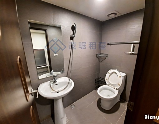 可租補裝修大衣櫃掀床/大金空調近中興路麥當勞 - Image 11