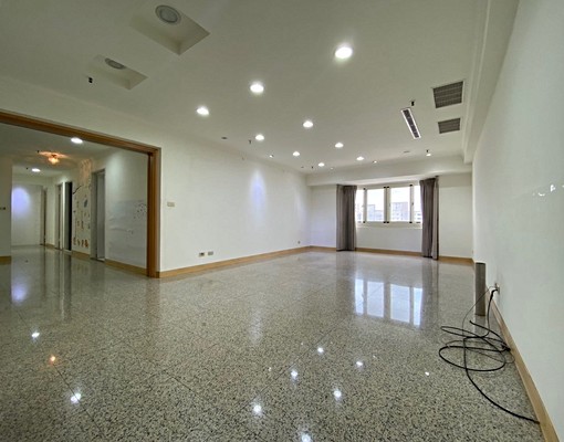 超大五房平車🔥可雙租補🔥家具電可談❤️冷氣全配 - Image 2