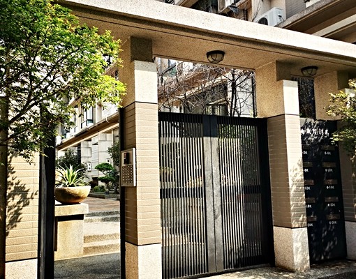 漂亮美墅屋主自住稀有釋出 - Image 1