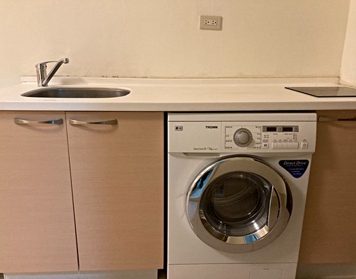 體育館/喜來登/高鐵/電梯獨立陽台~附室內機車位 - Image 5