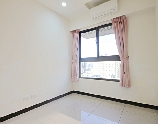 民安西路電梯三房加平面車位 - Image 4