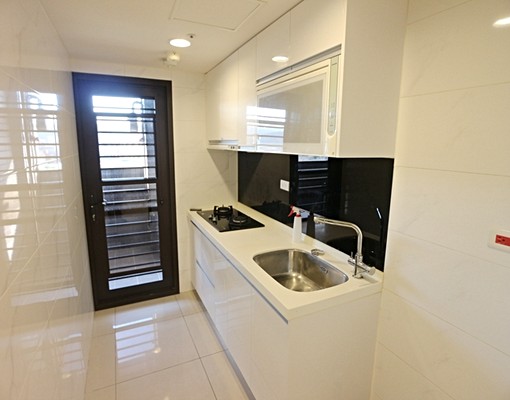 民安西路電梯三房加平面車位 - Image 3