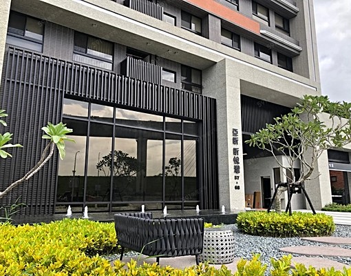 水漾路一段.昕悅灣坡道平面車位(自租) - Image 3
