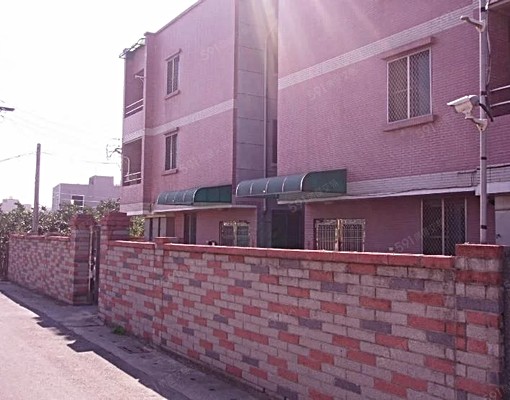 高CP值優質套房(近100公尺區公所) - Image 1
