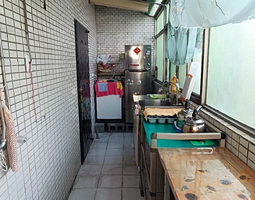 電梯華廈頂加,陽光大庭院 - Image 12