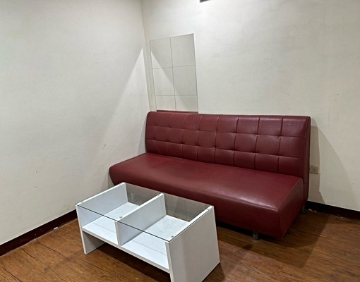 富民和裕誠交叉口,有陽台、廚房、沙發 - Image 2