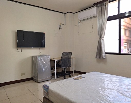 成功路全新裝潢大套房可租補,拎包入住 - Image 2