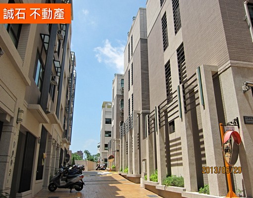 近弘光靜宜/中科特區/全配WIFI大套房 - Image 4