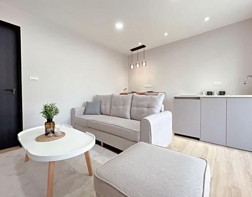 稀有釋出~大空間可養貓高品質設計師套房 - Image 2