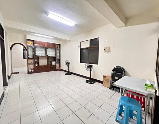 近捷運74號新光三越秋紅谷5房大透天 - Image 2