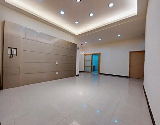 稀有挑高大坪數公寓三樓，近遠東通訊園區 - Image 1