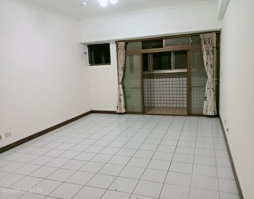 大四房採光通風好樓下就是公車站交通便捷 - Image 3