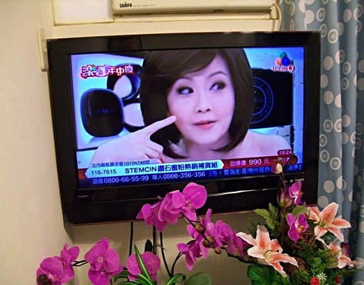 飯店級平民價！32吋液晶電視！近車站興大 - Image 1