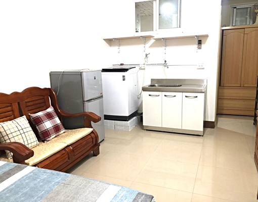 節能舒適無菸高鐵捷運百貨重愛商圈透天套房 - Image 1