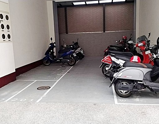 新市南港街電梯獨立陽台套房~可租補 - Image 7