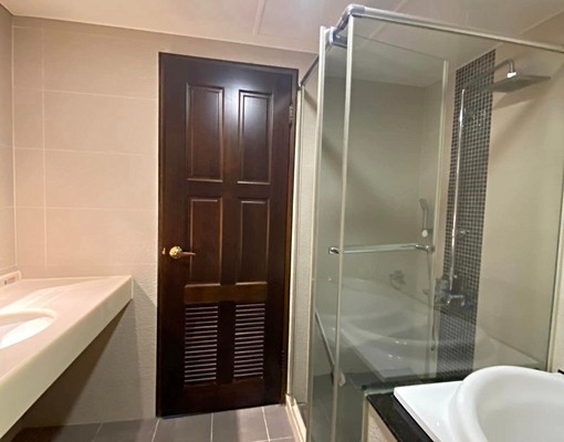 近民生路三民路民權路巨城百貨旁 - Image 6