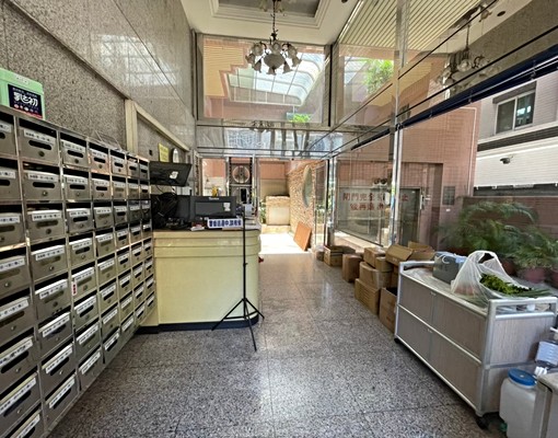 摩登新貴高樓層有陽台出租套房 - Image 4