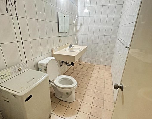 15坪大套房.採光好.大空間.可租補 - Image 7