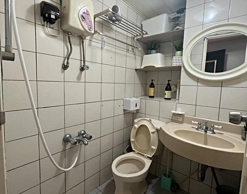 安靜乾淨超大窗戶電梯大套房台水台電 - Image 6