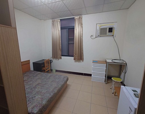 就乾乾淨淨的套房附近有很多好吃的:D - Image 5