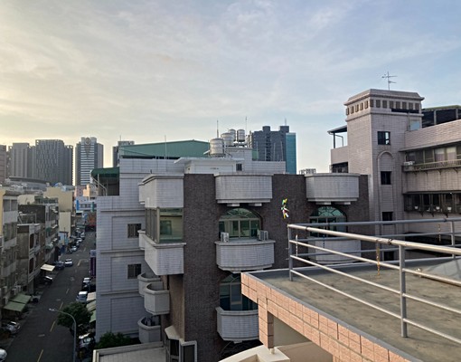 漢神巨蛋捷運電梯套房 - Image 7