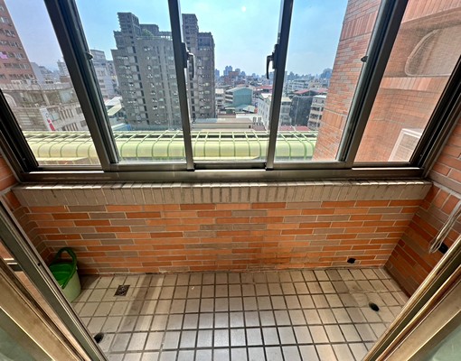 可租補捷運站旁大套房全新家具獨洗獨曬 - Image 3