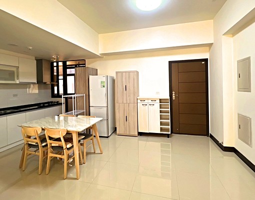 縣府旁|2房平面車位|附傢俱家電廚具 - Image 2