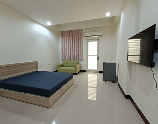 近東區豪宅型有陽台大套房 - Image 2