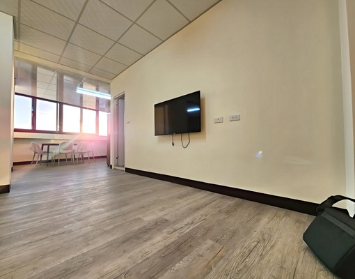 可租補、寵物、報稅/新豐站前電梯兩房/樓下是早市 - Image 1