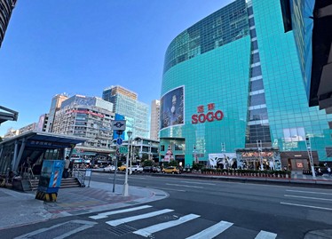 交通方便.捷運忠孝復興站1號出口