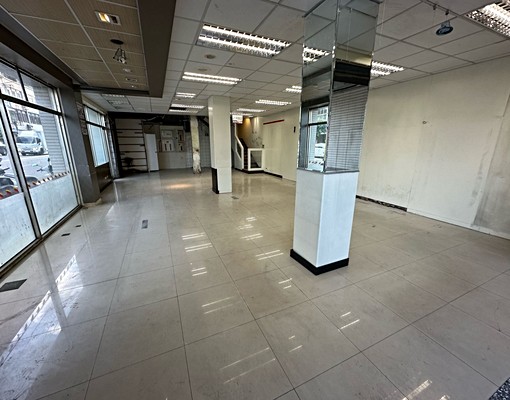 楊梅交流道~正中山北路二段~明顯角窗透天店面 - Image 1