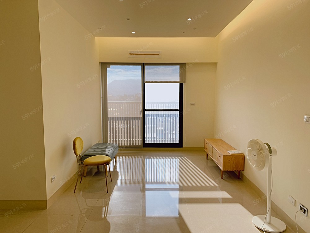 客廳 採光很好 公共空間