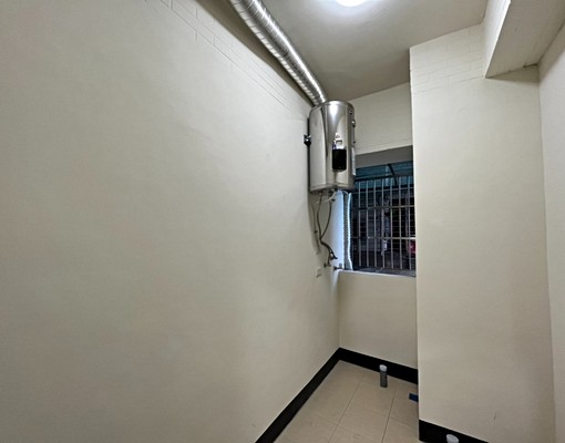 海山捷運裕民商圈*華廈電梯採光大二房 - Image 5