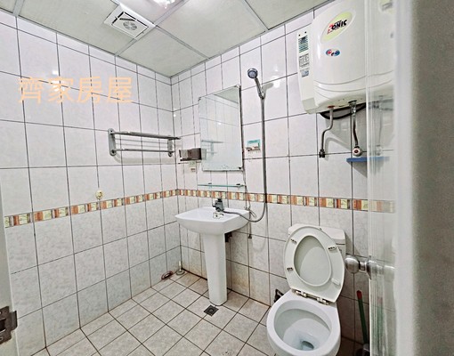 可報稅可補助~金山街美食街旁方正一房一大陽台 - Image 6