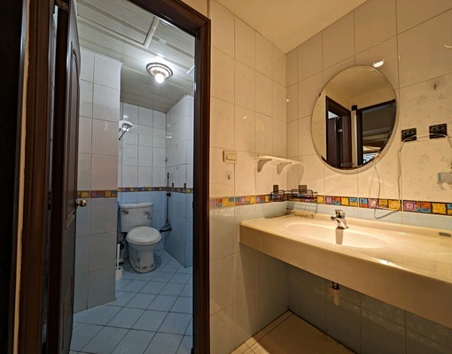 近火車站!工業區!文化街!忠孝路!可租補 - Image 4