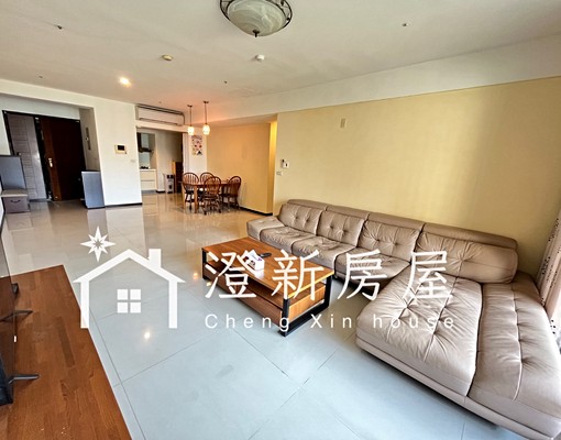 高鐵特區。大坪數三房平車。可寵 - Image 3