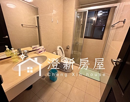 高鐵特區。大坪數三房平車。可寵 - Image 7