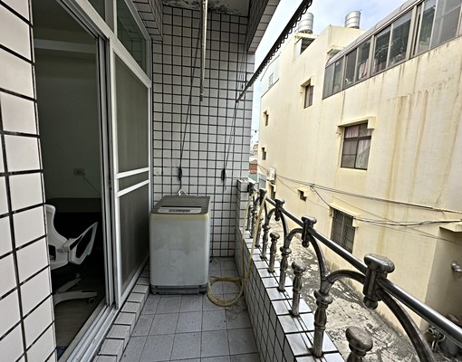 溫馨大套房，1只皮箱即可入住！(目前有陽台與無陽台房型) - Image 3