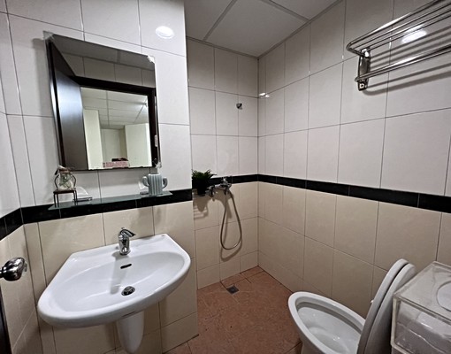 光華一702可租補電梯獨套近光華夜市📞愛窩 - Image 7