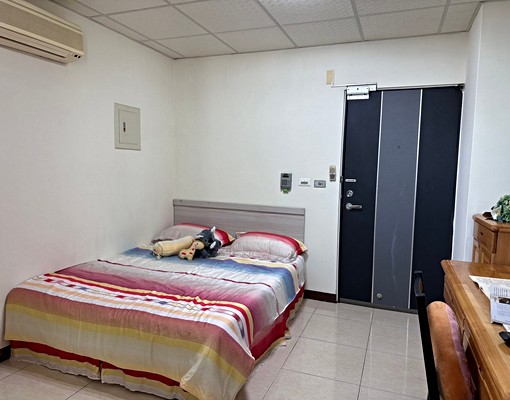 《翰林苑》朝陽修平亞大~陽台電梯套房 - Image 1